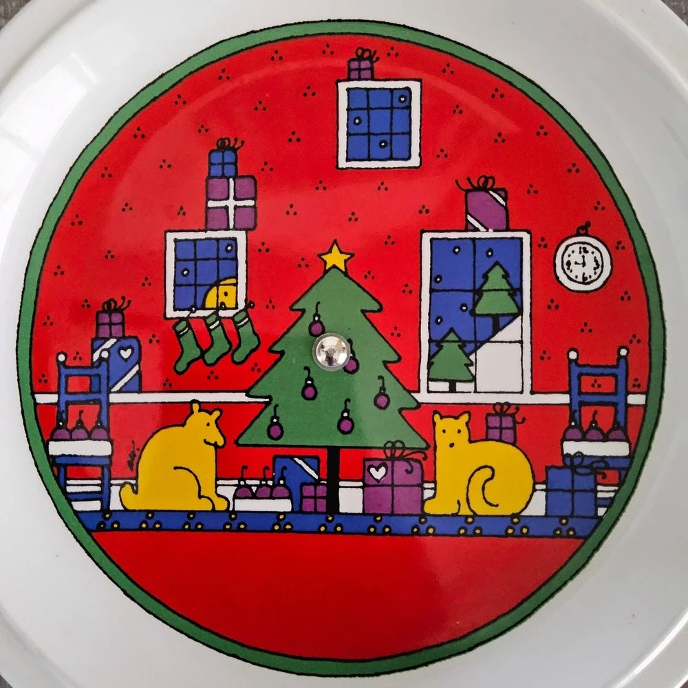 Vintage Houze Staffordshire Christmas Cake Stand Plate 1985 Cats Folk Art